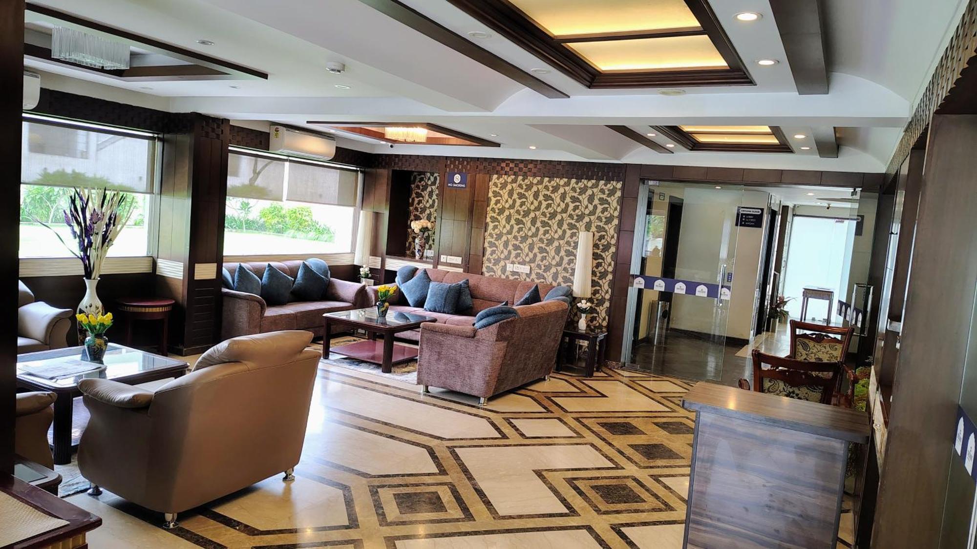 Отель Crestmont Ashapurna Jaipur, Banipark Экстерьер фото