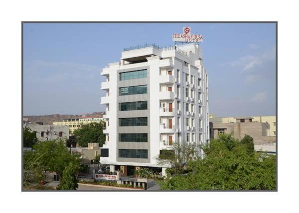 Отель Crestmont Ashapurna Jaipur, Banipark Экстерьер фото